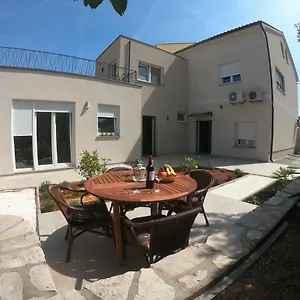 Guest house Faveria Amphitheater With Free Parking